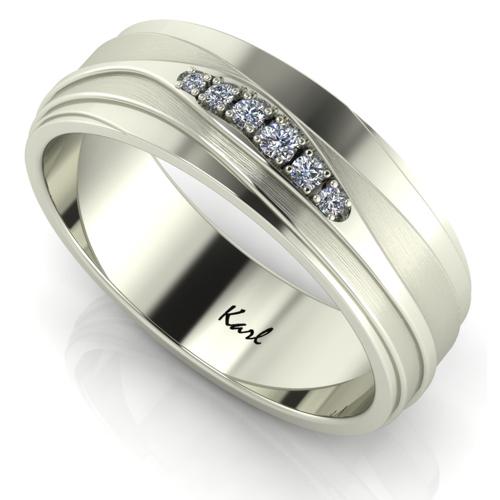 Matt honing tiered wedding rings